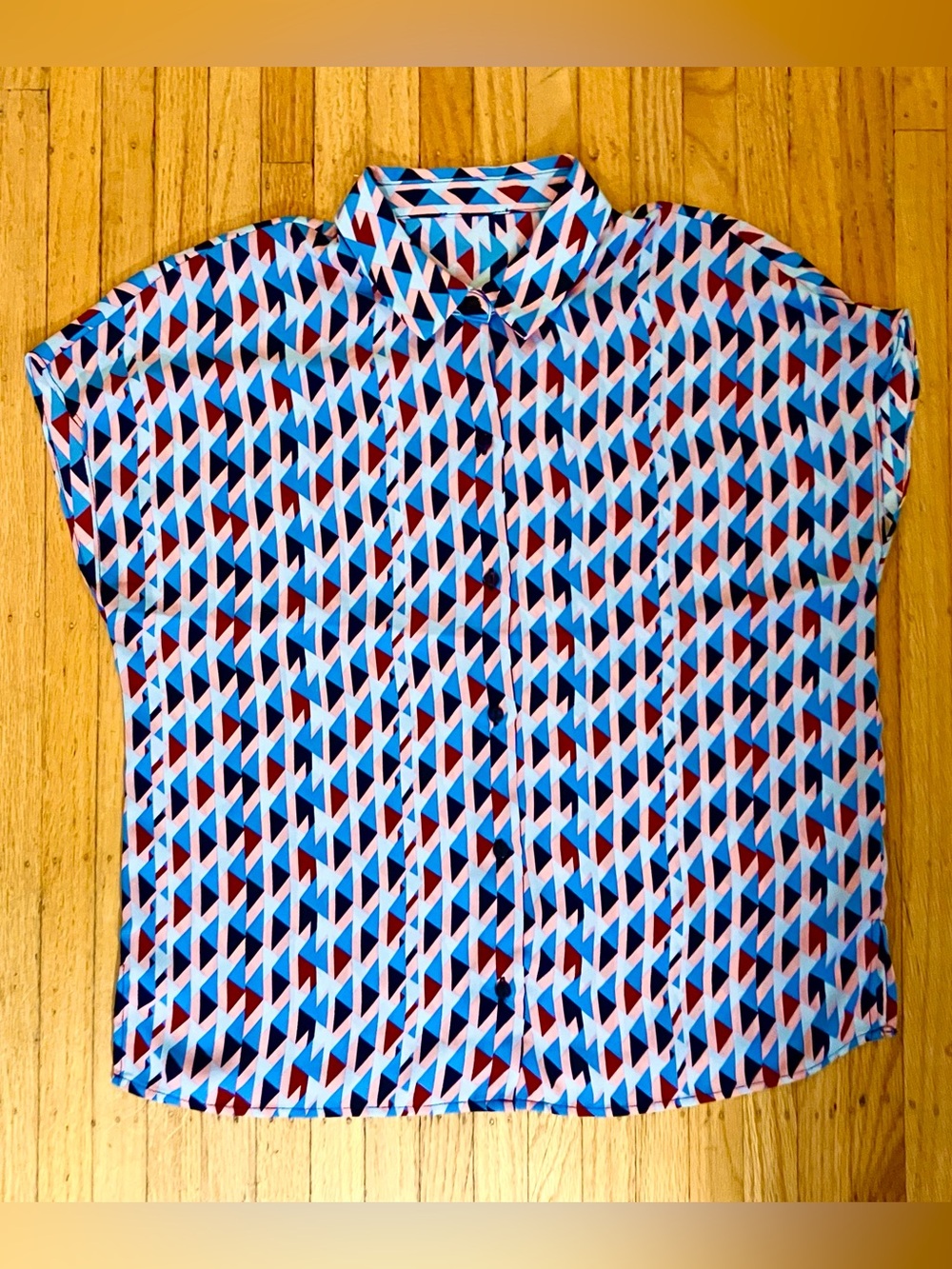 Women’s Geometric Short Sleeve Button Down, Size Small
